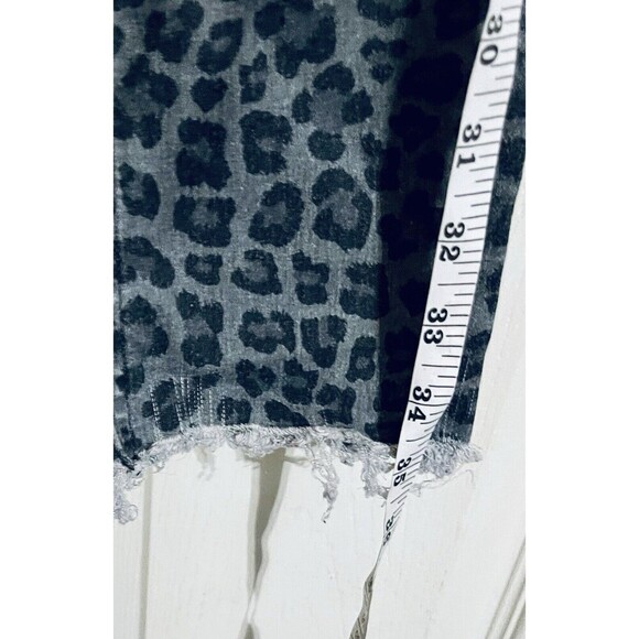 H&M Grey Jeans Sz26 Waist Animal Print Distressed Cuff Stretchy - Picture 2 of 8